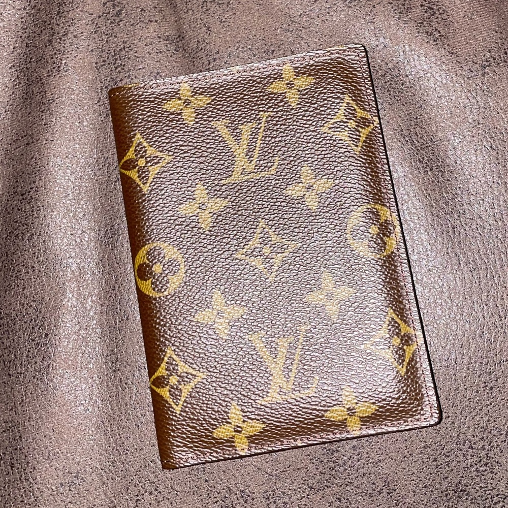 Louis Vuitton Passport ID Card Holder